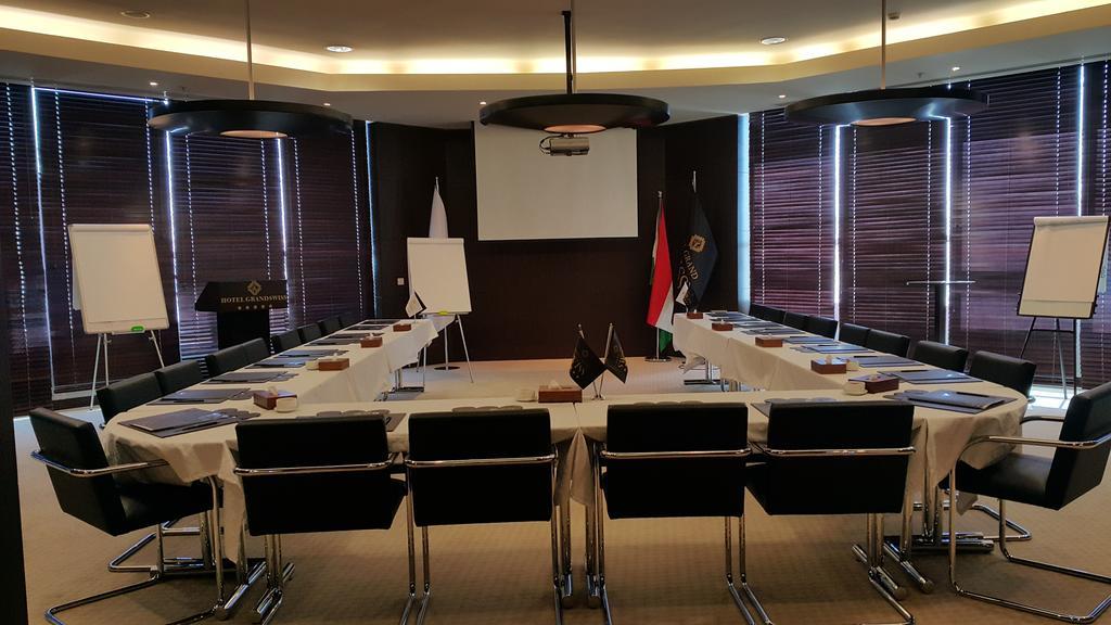 Hotel Grand Swiss Arbil Exterior foto
